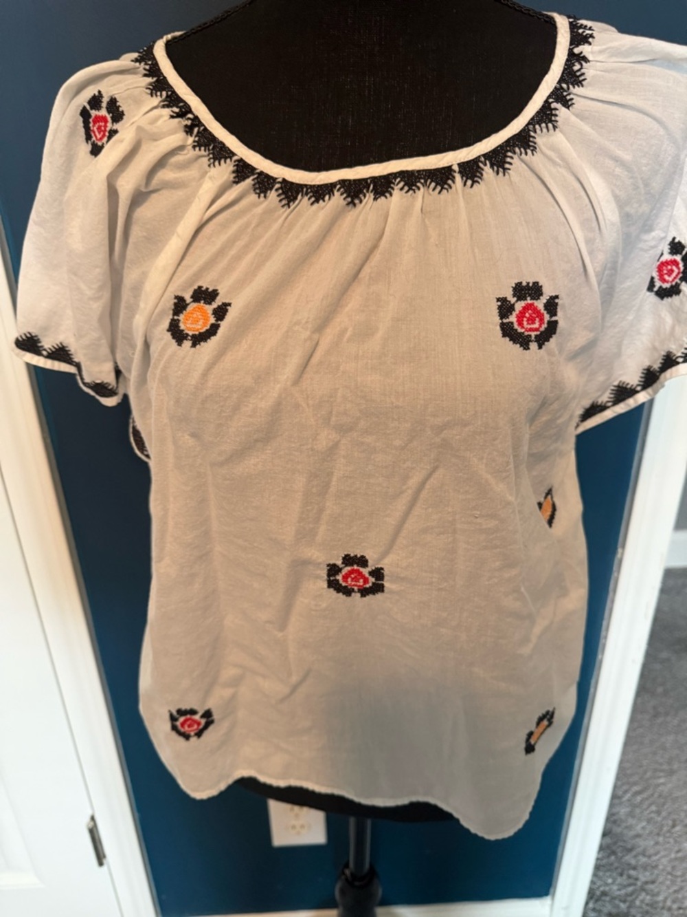 Embroidered White Peasant Blouse with Floral Motif